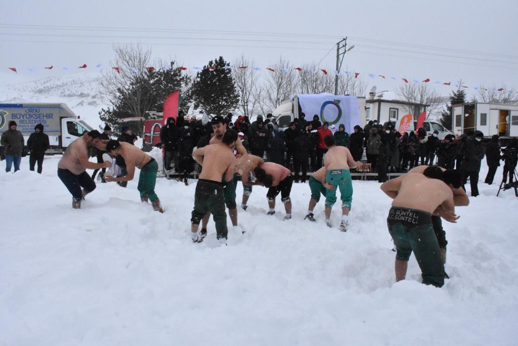ÇAMBAŞI KIŞ FESTİVALİ BAŞLADI
