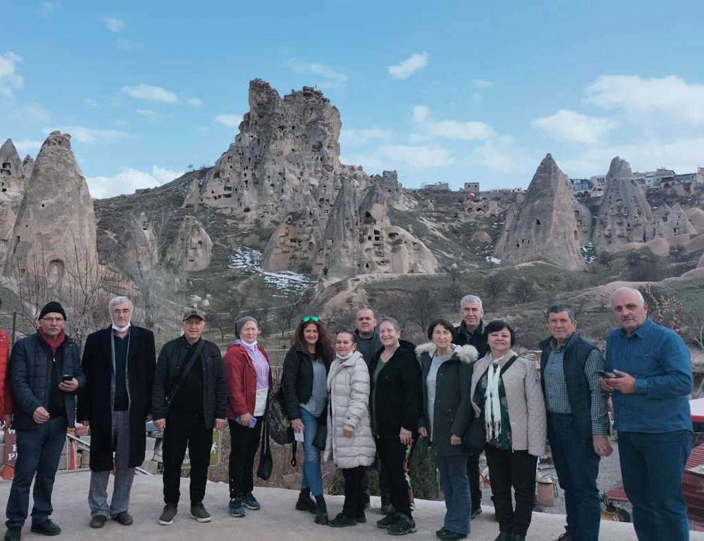 VALİ SONEL, EMEKLİ ÖĞRETMENLERE VERDİĞİ SÖZÜ DE YERİNE GETİRDİ 