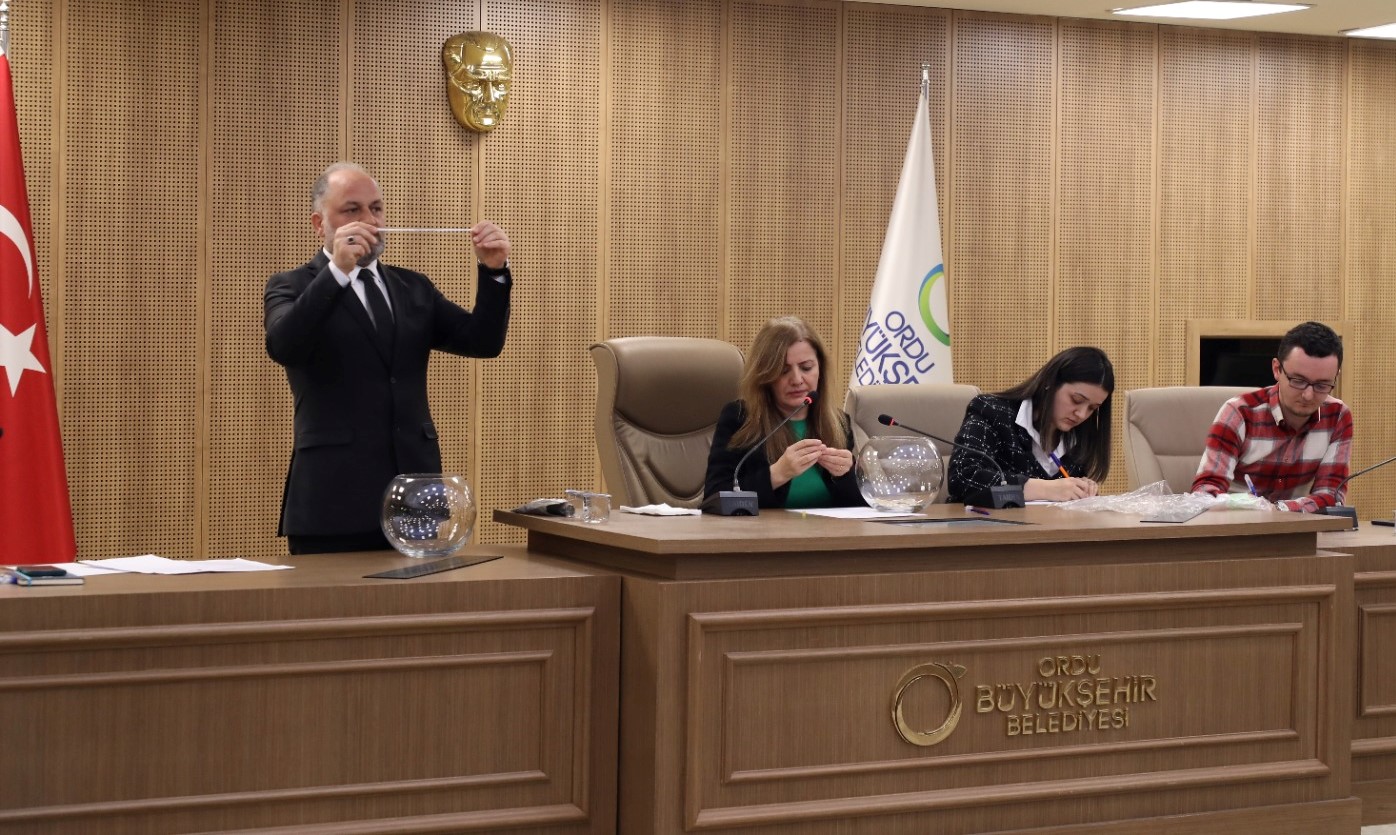 Ordu’da Sözleşmeli Personel Seçimi Noter Huzurunda Kura Çekimi Ve Canlı Yayınla Gerçekleşti Ordu’da Sözleşmeli Personel Seçimi Noter Huzurunda Kura Çekimi Ve Canlı Yayınla Gerçekleşti